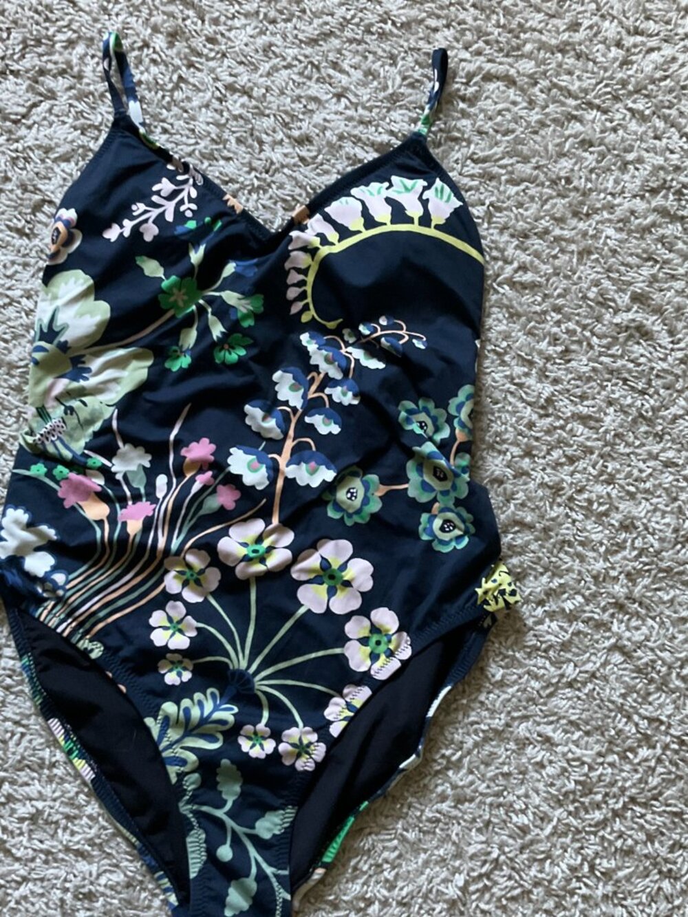 J.CREW one-piece swimsuit in floral print. SIZE: 6. COLOR: navy multi. - Picture 6 of 6